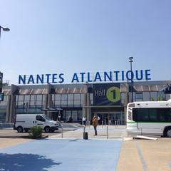 Chauffeur Taxi VTC Nantes transfert aéroport